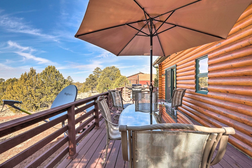 Quaint Williams Cabin Near Grand Canyon view 4