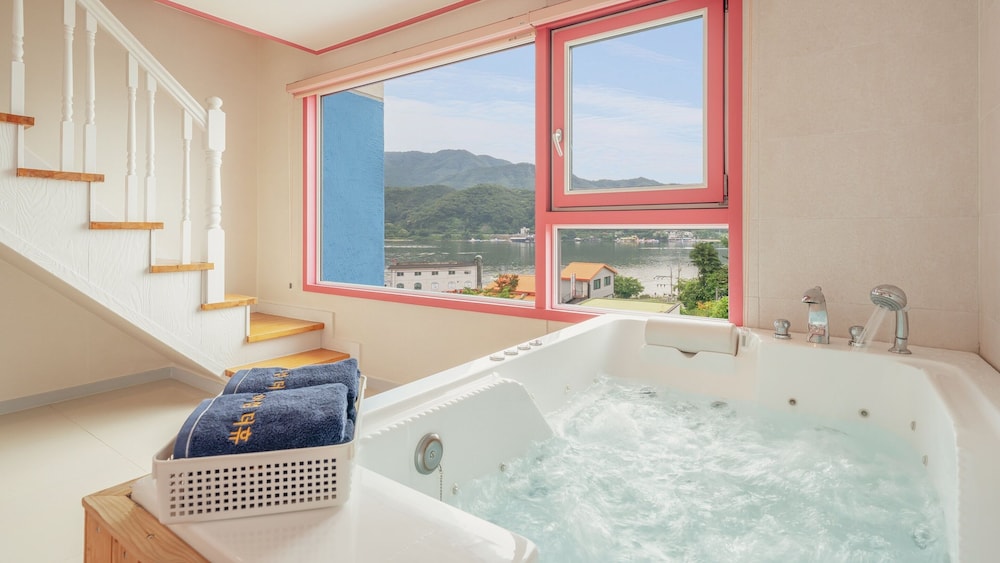 Gapyeong The Hue Spa Pension