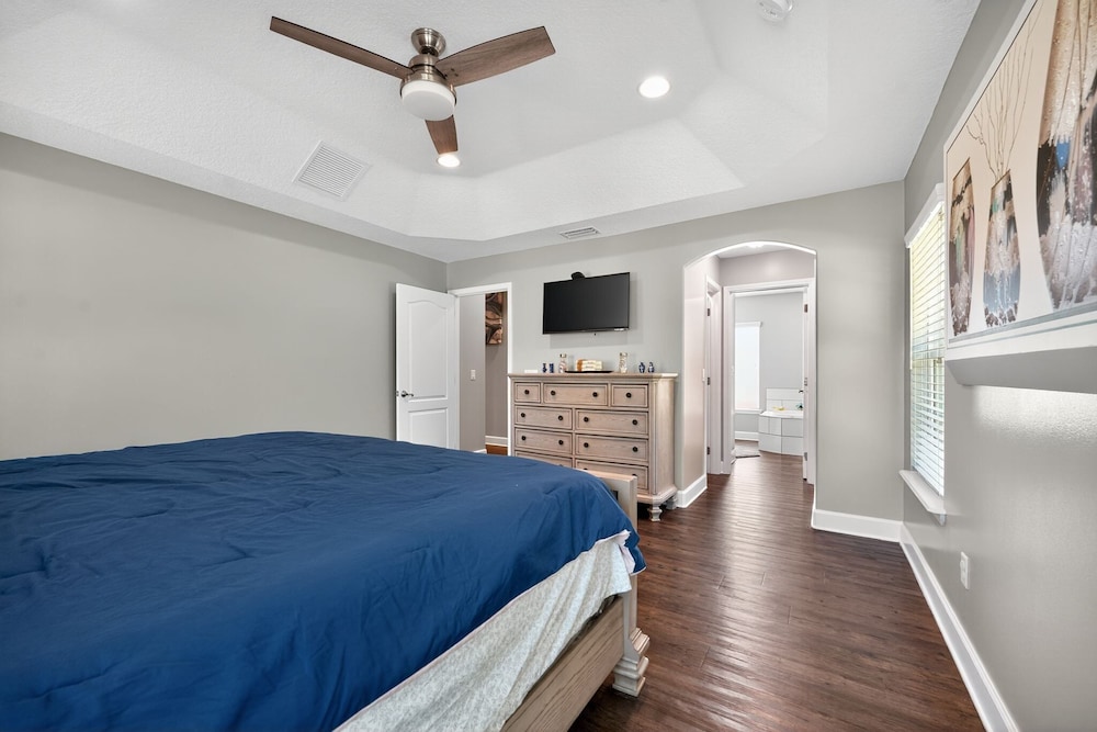 Floridays Manor 4 Bedroom Home