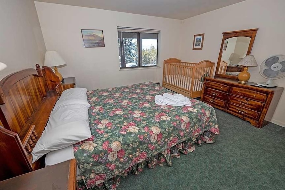 1228 Timber Lane 4 Bedroom Home by RedAwning