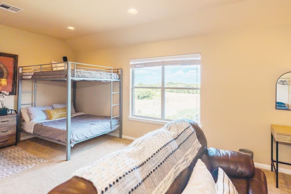 Austin Charm Home by The Key Rentals