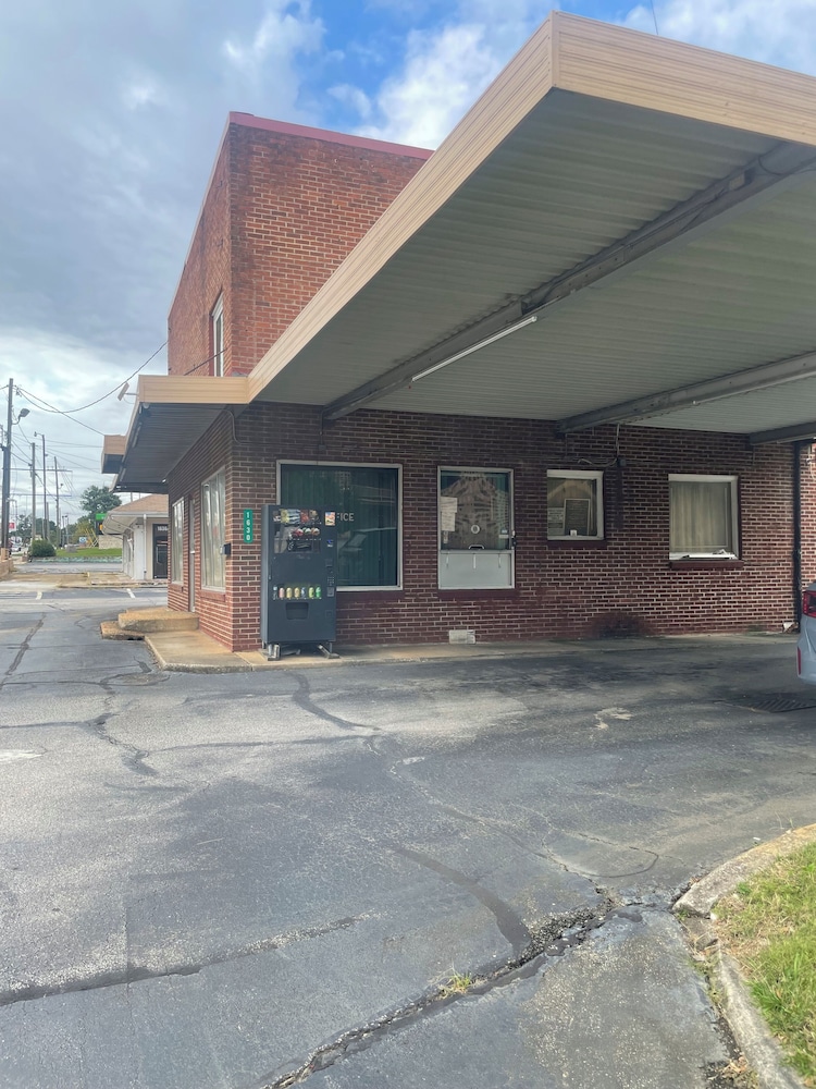 Georgianna Motel