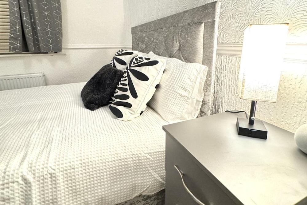 Unwind at Hebburn House-your Serene Retreat Awaits