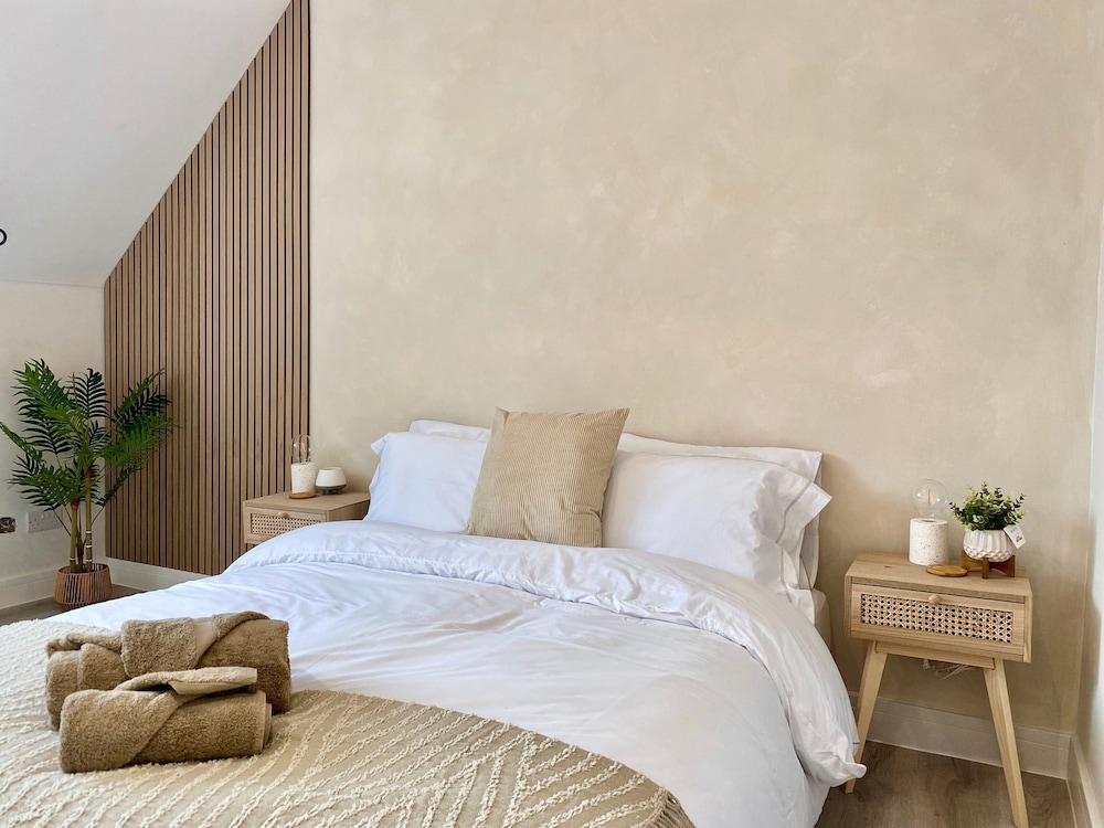 Luxury Scandi Inspired 1 Bed Apartment view 4