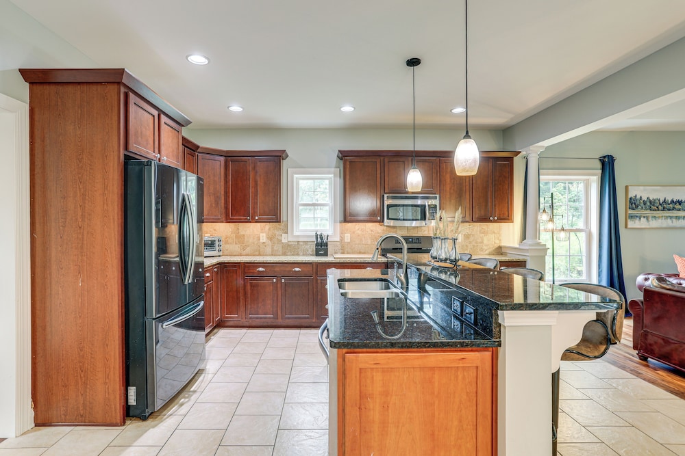 Game Room & Hot Tub: Big Fun in Ellicottville