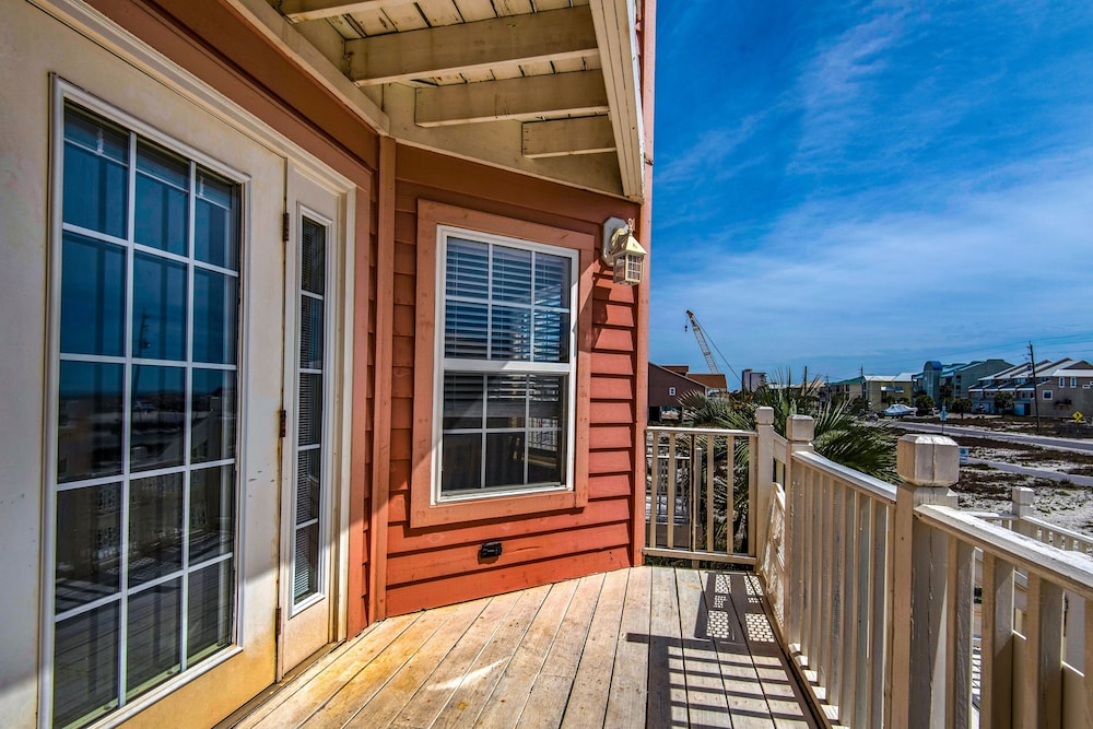 Pelican Point 2 Bedroom Townhouse by RedAwning