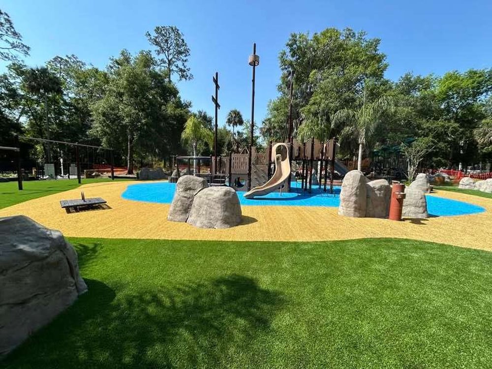 Boaters Dream Pool Spa Dock Walking Biking