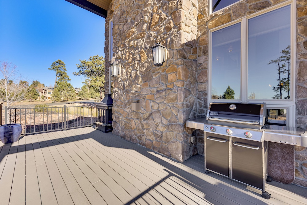 Hot Tub & Games Galore! Colorado Springs Retreat