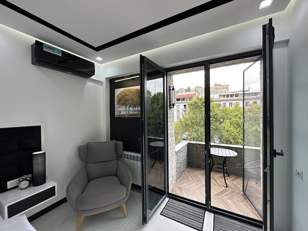 Apartment by Luxe Group MA777