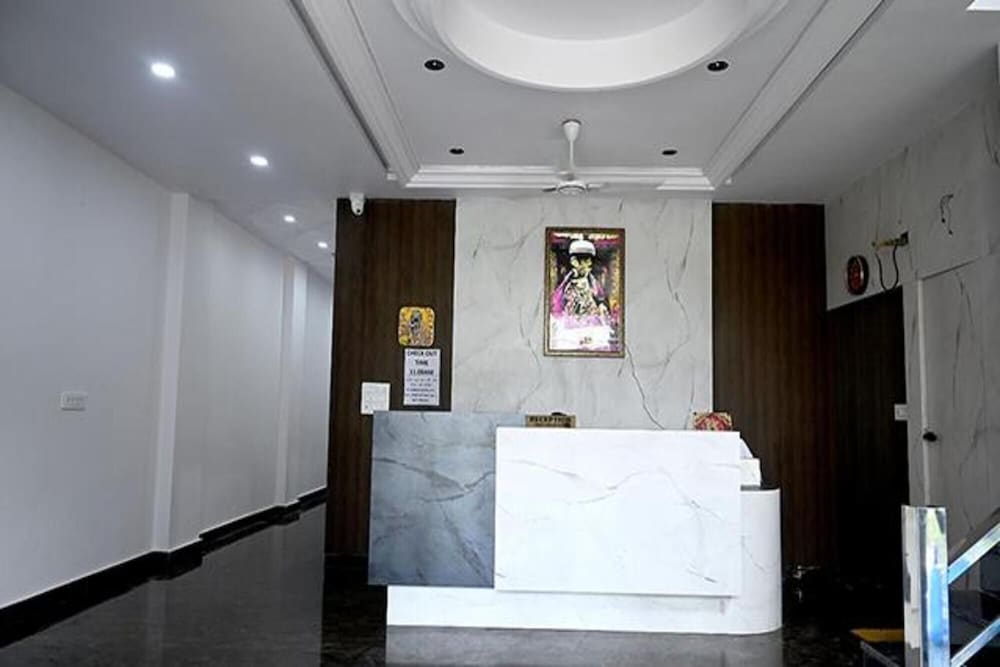 Fabhotel Bankey Bihari Bhawan