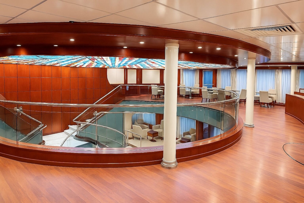 Nile Cruise Royal Queen 1 every Friday from Aswan 3 nights and every Monday from Luxor 4 nights