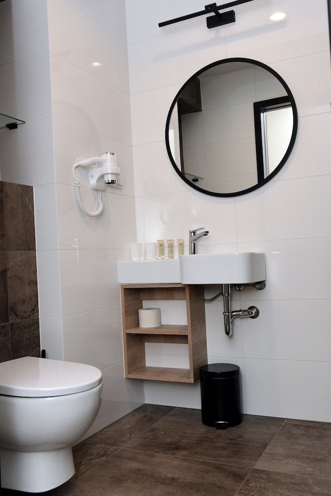 Dom Nazaret - Close to Airport 24h