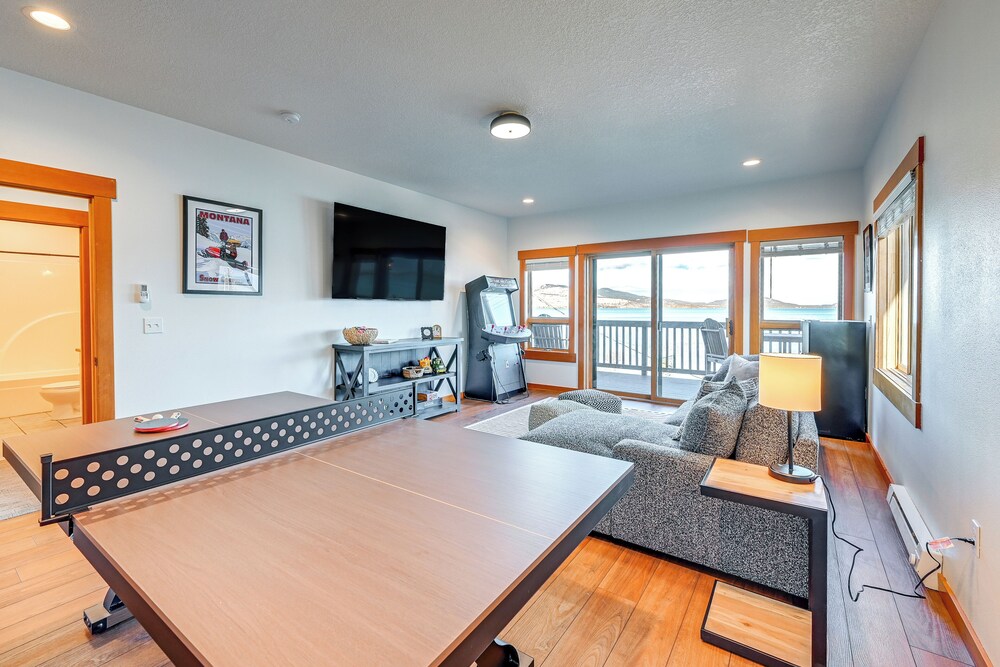 Walk to Flathead Lake: Polson Home w/ Balcony