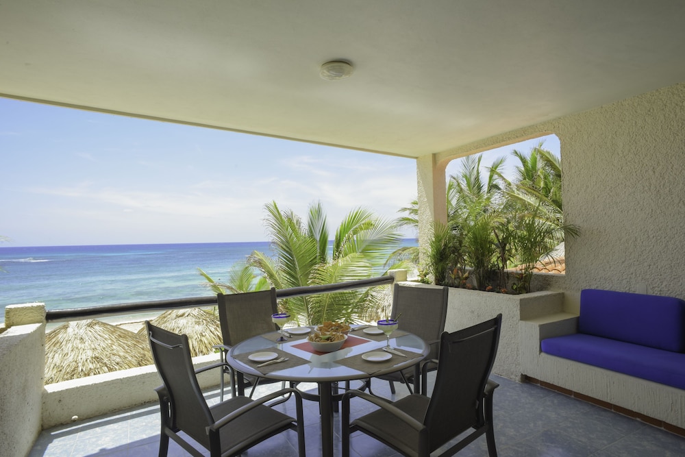 Villas De Rosa Beach Resort - Property Image 11