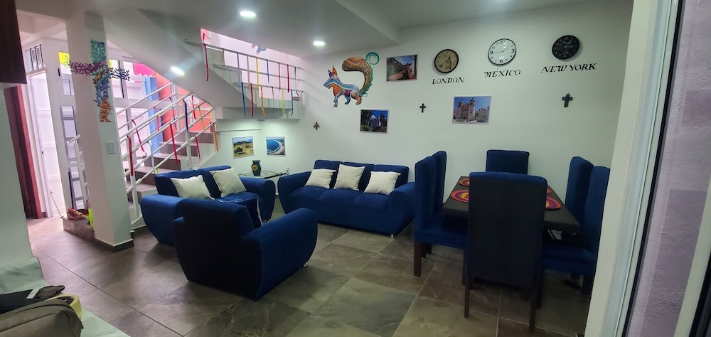 Hostal Guelaguetza Danza de la Pluma view 2