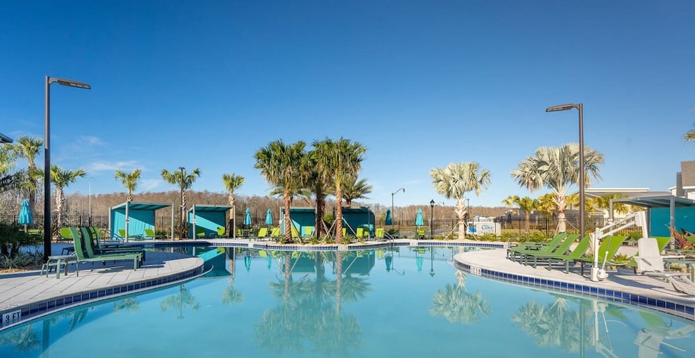 Amazing Resort Near Disney 4BR Townhome