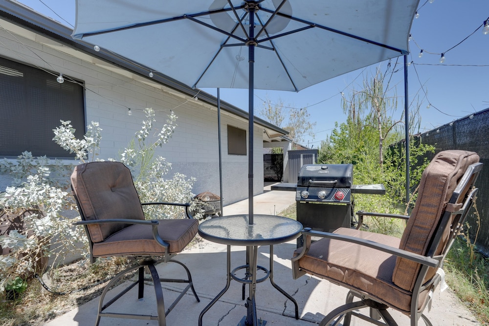 3 Mi to Roosevelt Row Arts District: Apt w/ Patio