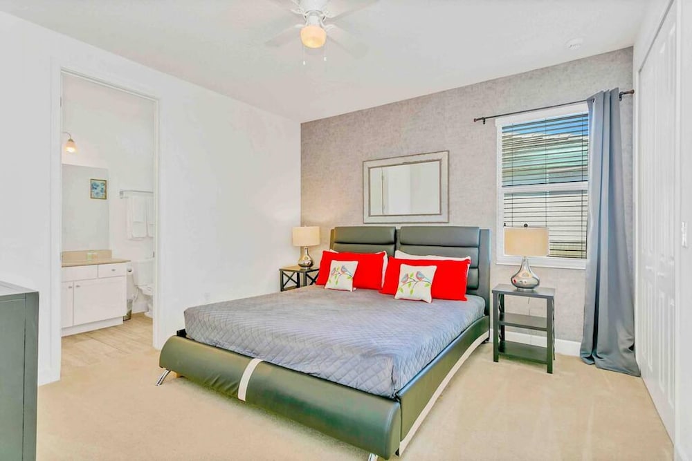 Super Size - 11br Spacious Home w Pool HOT TUB