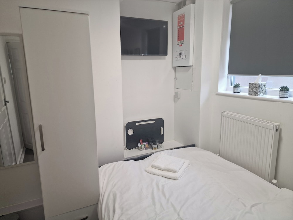 Lodge - Sleeps 10 & Free Parking