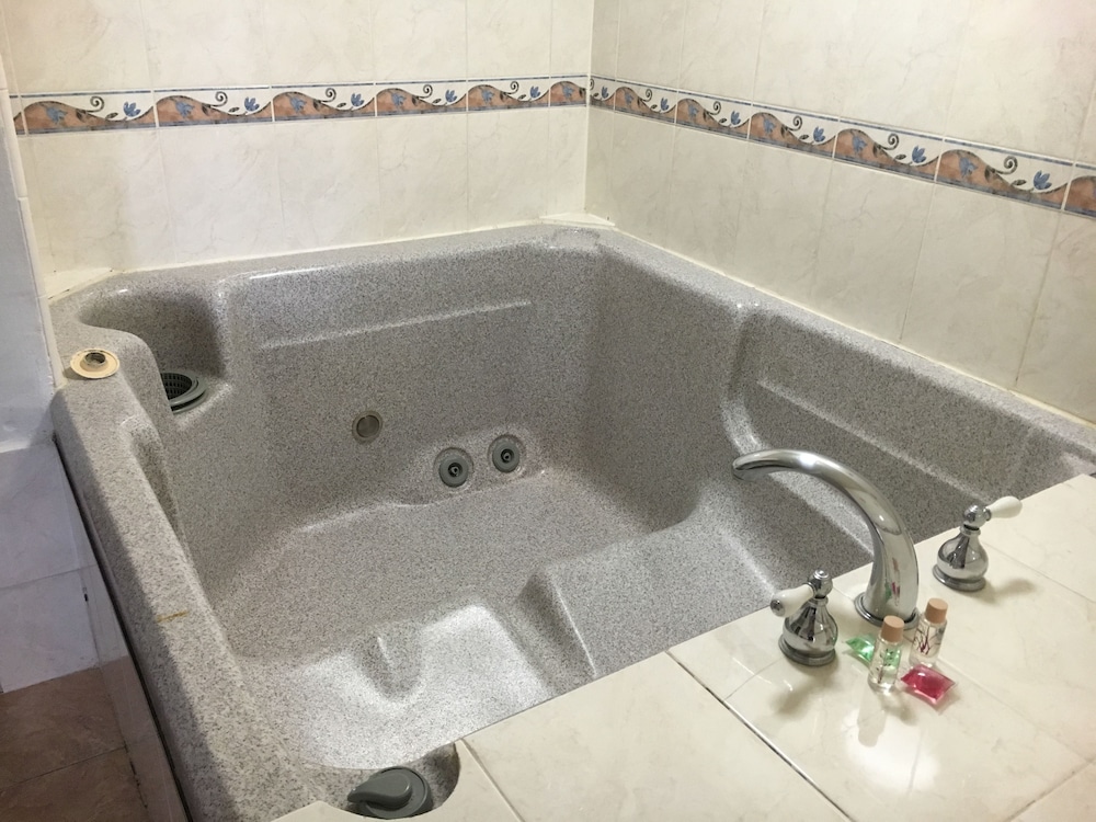 Starlite Motel - Property Image 38