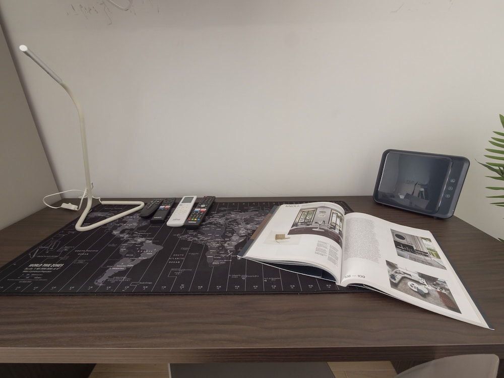 Spinoza - Modern 1 br With Balcony Steps From Piola