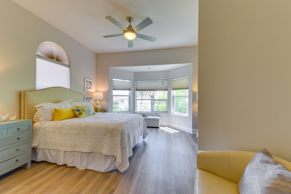 Waterfront Luxury Gilbert Retreat w/ Pool  Spa! - Property Image 41