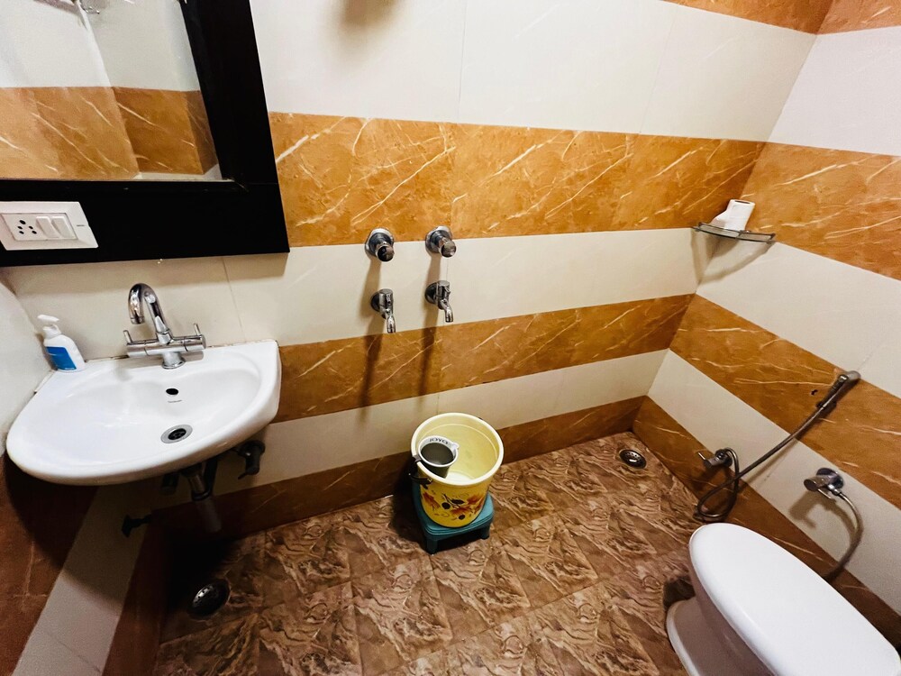 KS PAYING GUEST HOUSE VARANASI
