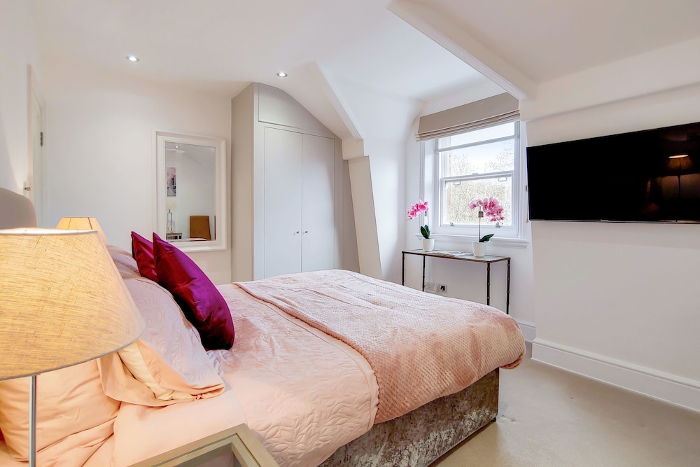 The Knightsbridge Residences