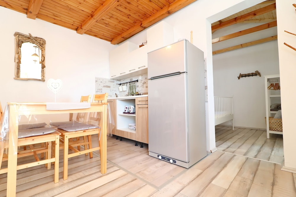 Greenside Cottage Lumi view 3