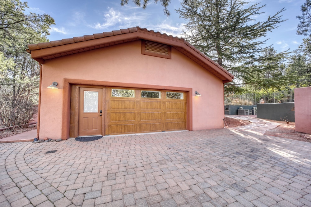 Group Getaway w/ Outdoor Oasis in Sedona!