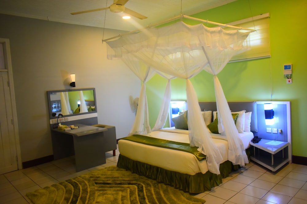 Best Western Jangwani Sea Breeze Hotel