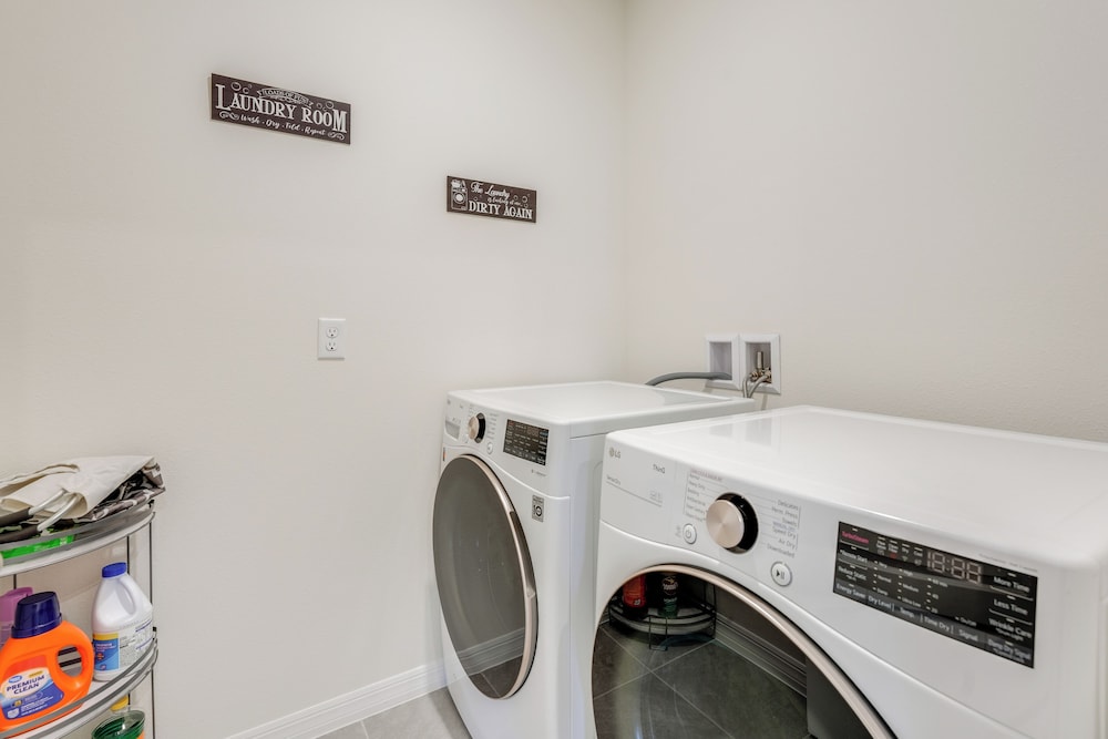 Gated Community < 30 Mi to Disney: Poinciana Home!