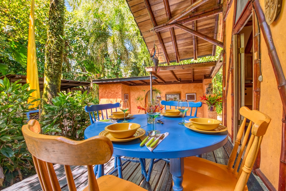 Tree House Beachfront Lodge