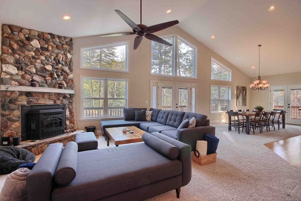 Red Tail Retreat in Mariposa