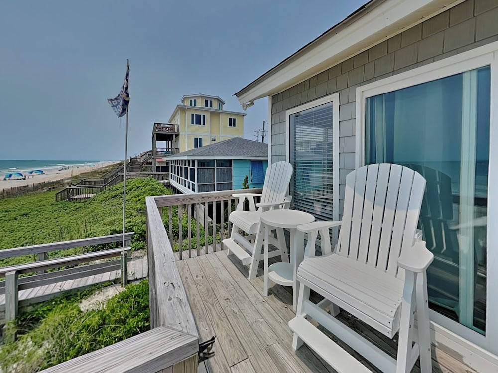 Hicks by Topsail Realty