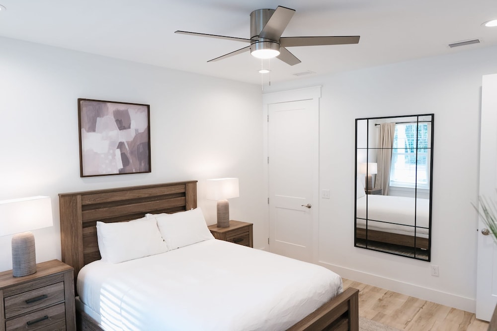 Enclave at Lyndell Lane by Avantstay Private Pool