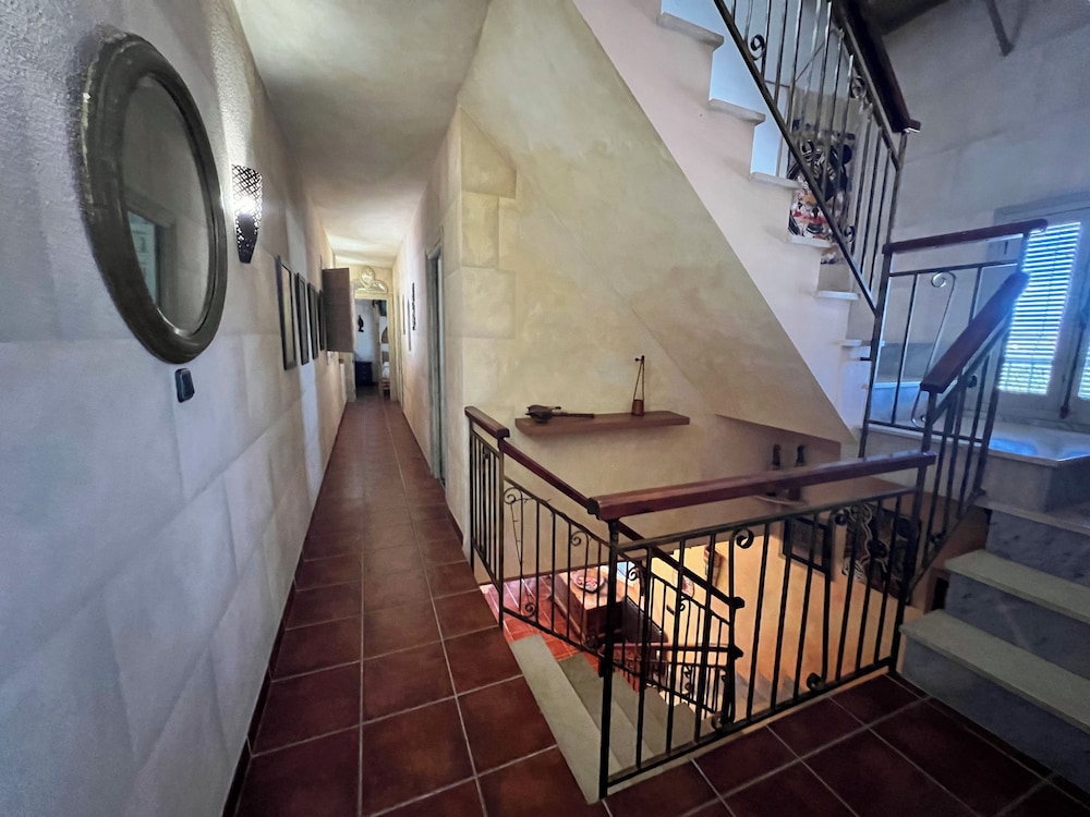 Cd-2102 · Three Bedroom Townhouse