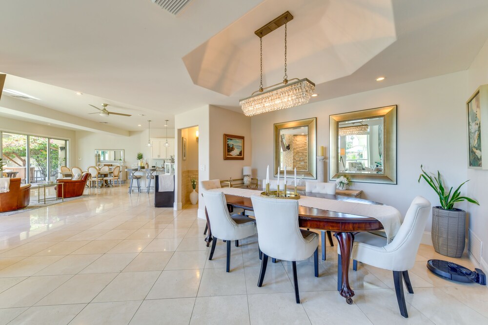 Waterfront Luxury Gilbert Retreat w/ Pool  Spa! - Property Image 22