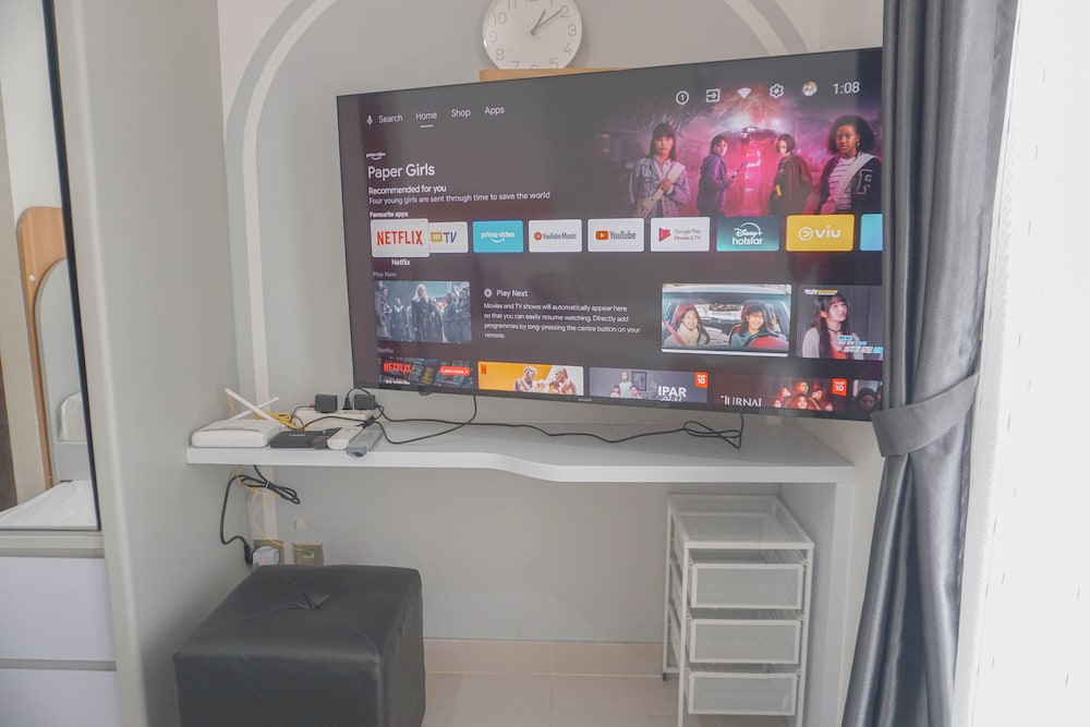 Good And Comfy Studio At Transpark Cibubur Apartment