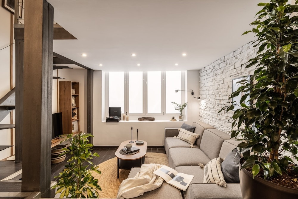 Galez - Studio and Terrace in R os Rosas