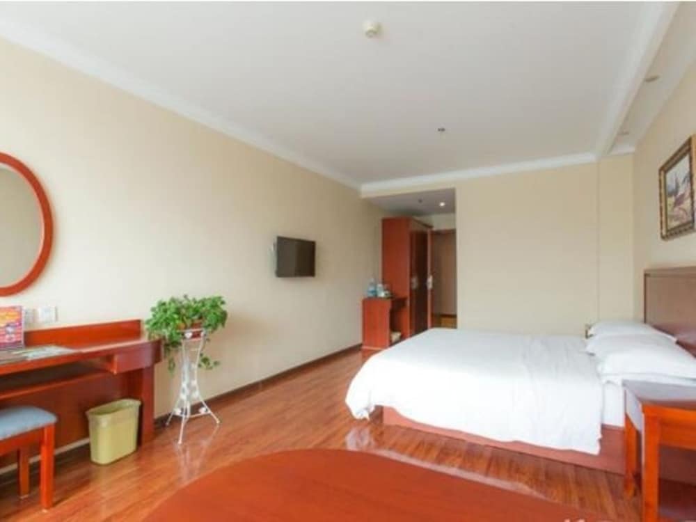 GreenTree Inn Xuzhou High Speed Railway Zhanqian Square Hotel
