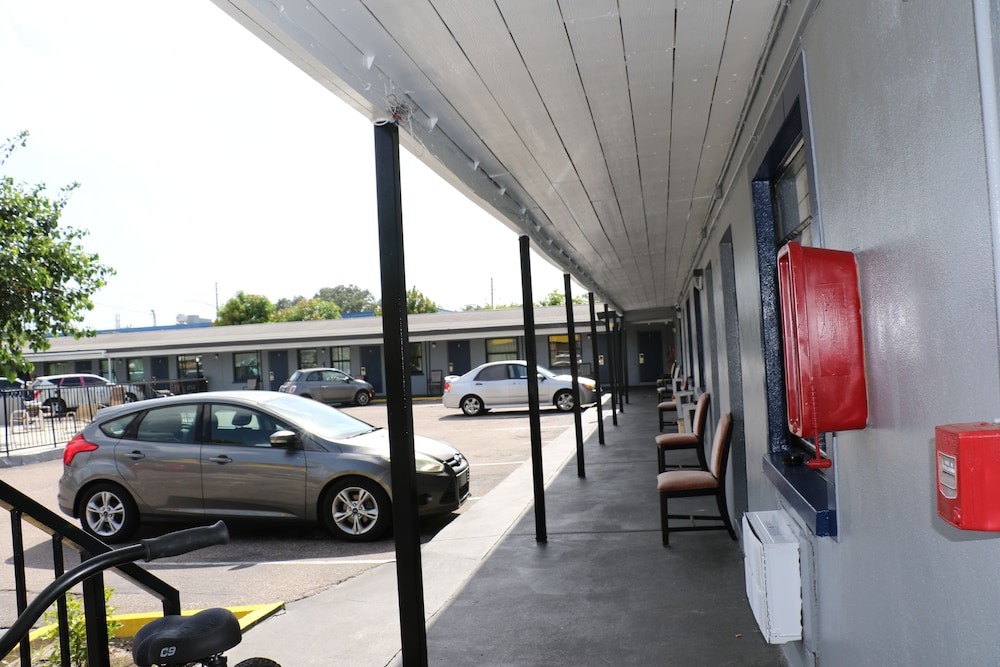 Dunedin Cove Motel