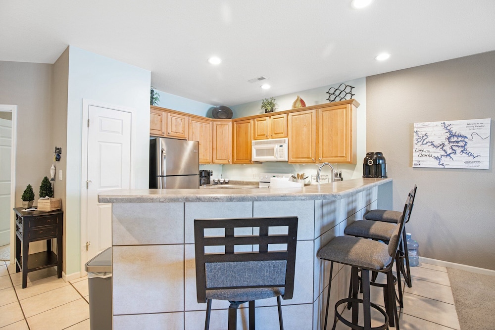 Experience Lakeside Living at Its Finest: Stunning Views and Prime Location!