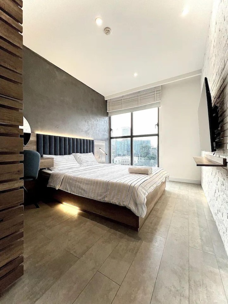 Saigon Royal View Residence & River