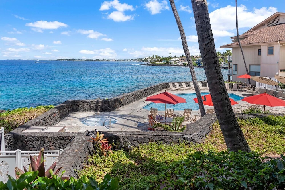Spectacular Ocean Views - Close to Town - Free Concierge - Vrkcv