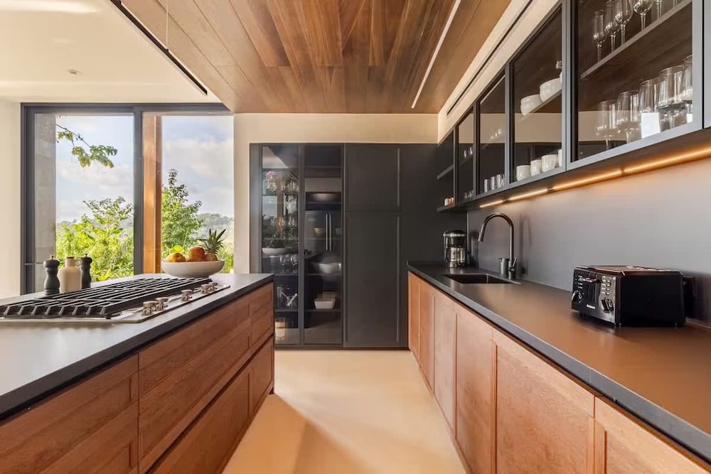 w Spectacular 4BR Villa in Costa Rica
