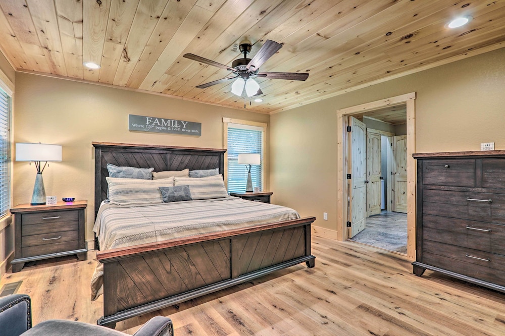 Sevierville Cabin: Deck w/ Foosball & Hot Tub! view 3