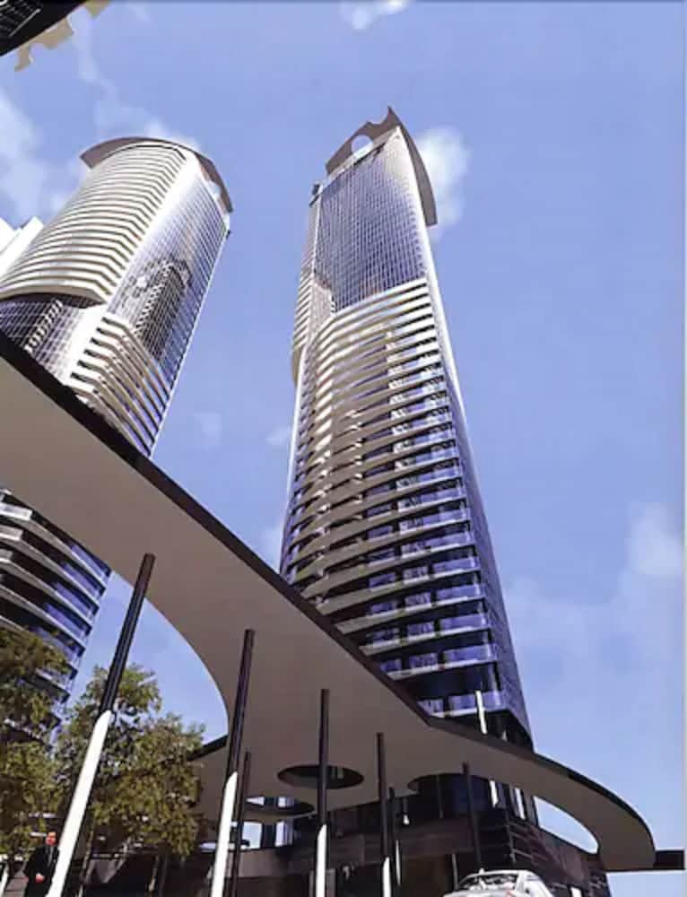 Lavish Suites - Luxury One Bedroom Condo