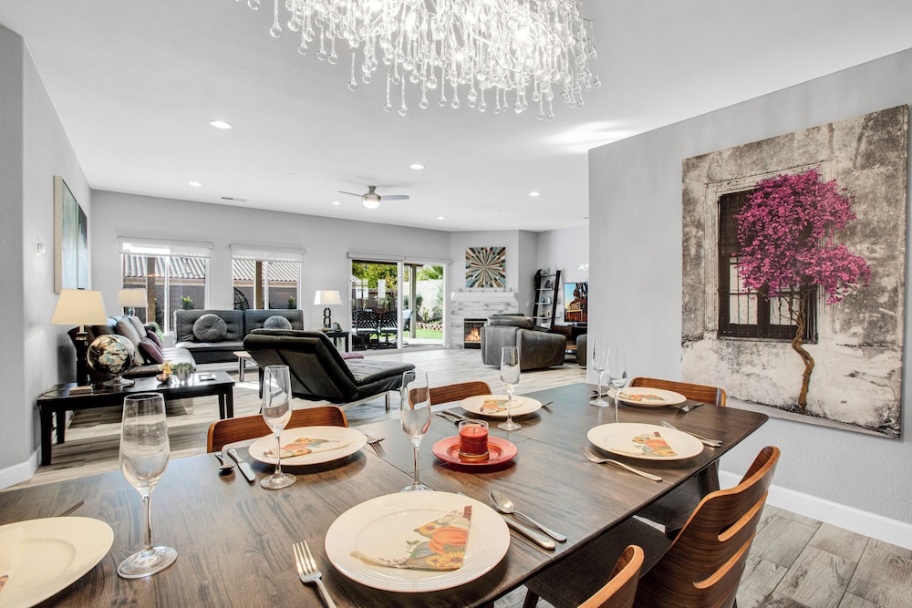 Near Downtown: Palm Springs Home w/ Mountain Views