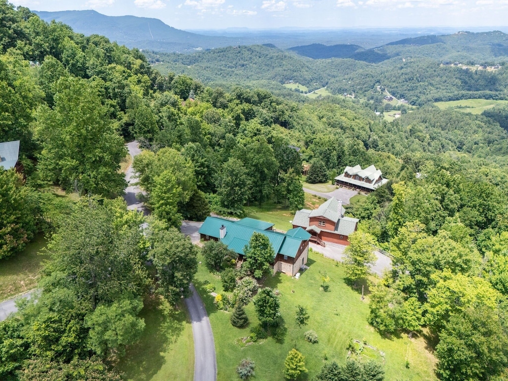Retreat In The Smokies 3 Bedroom Home